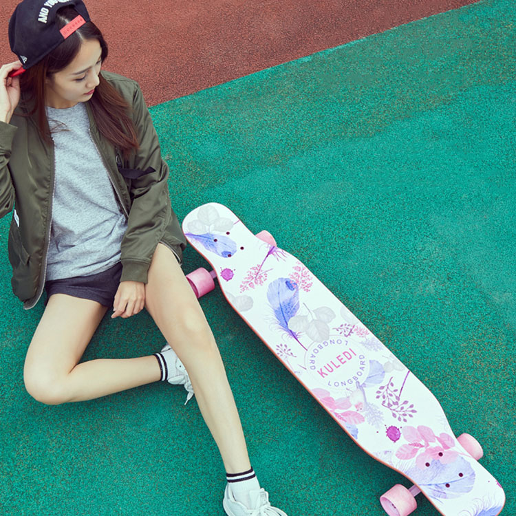 Mal by sa nováčik rozhodnúť, že si kúpite kompletný skateboard alebo zostavuje skateboard pre domácich majstrov?